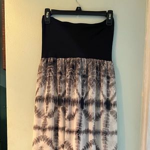 Great dress for the beach to put on top of the bathing suits